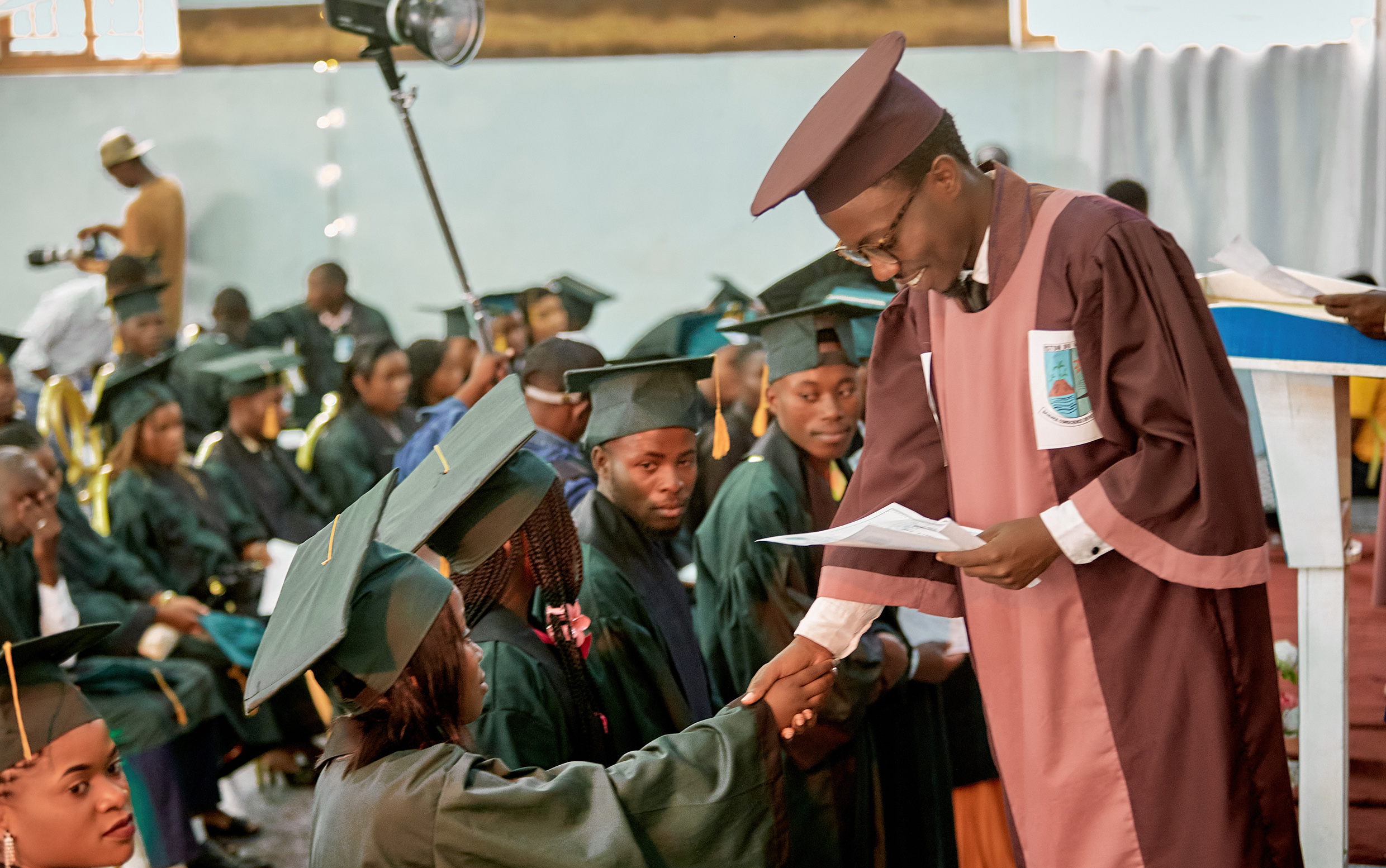 remise symbolique des diplomes aux laureats